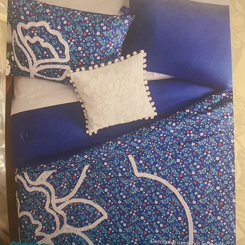 💜 Pioneer Woman 4-Piece Comforter Set, Tufted Floral Bedding, Full/Queen